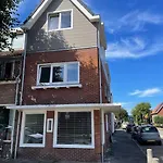 Duinroos Vlakbij